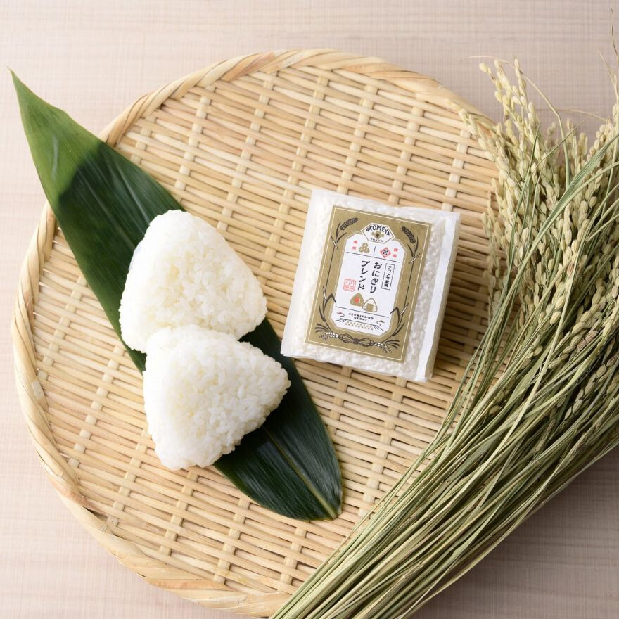 彩るおにぎり。米・具・道具が勢揃い！