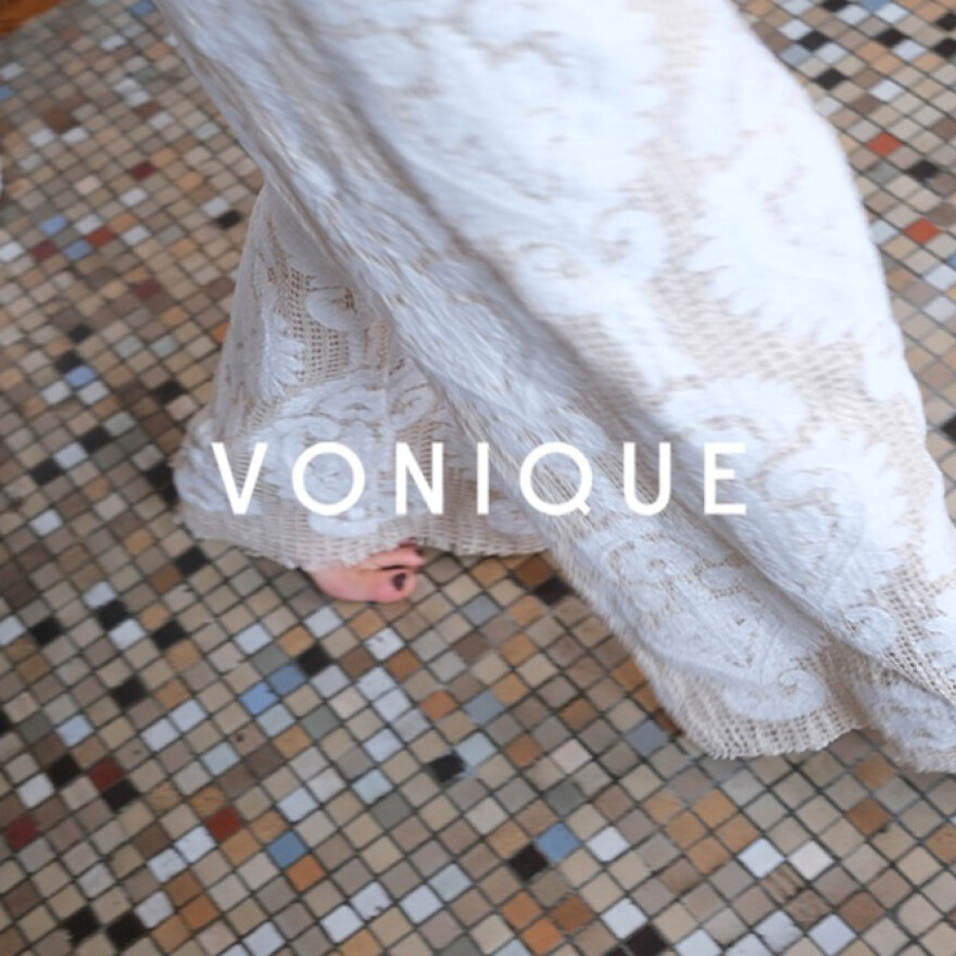 VONIQUE POP UP STORE