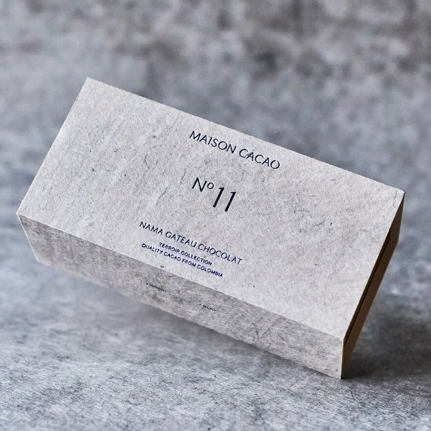 テロワールを楽しむ月替りの「生ガトーショコラ」。No.11はカカオの和紙に包まれて。