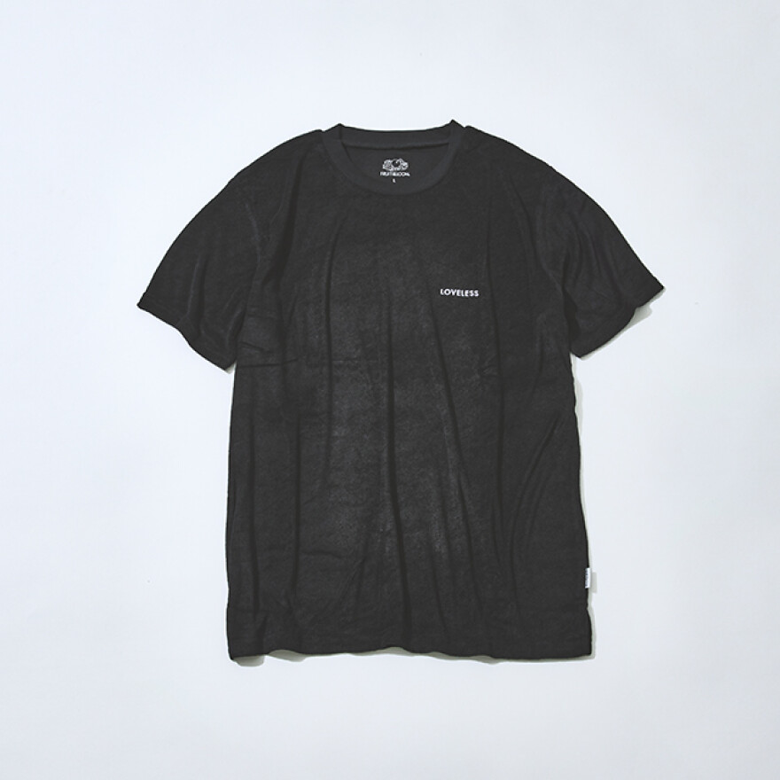 LOVELESS × FRUIT OF THE LOOM