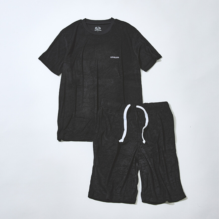 LOVELESS × FRUIT OF THE LOOM