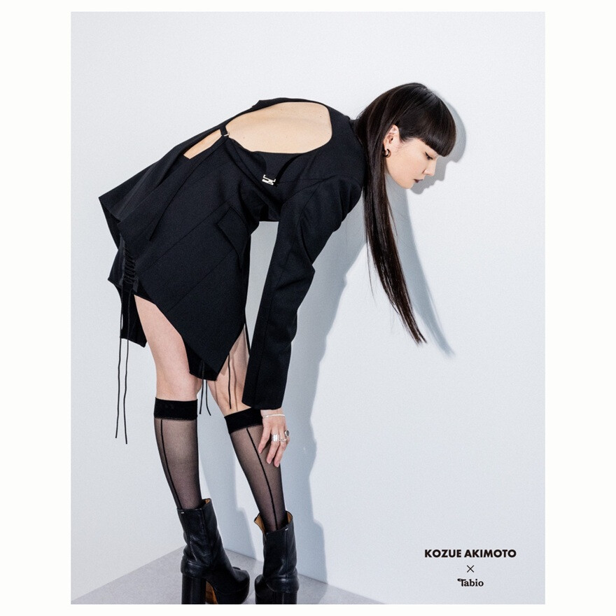 KOZUE AKIMOTO × Tabio