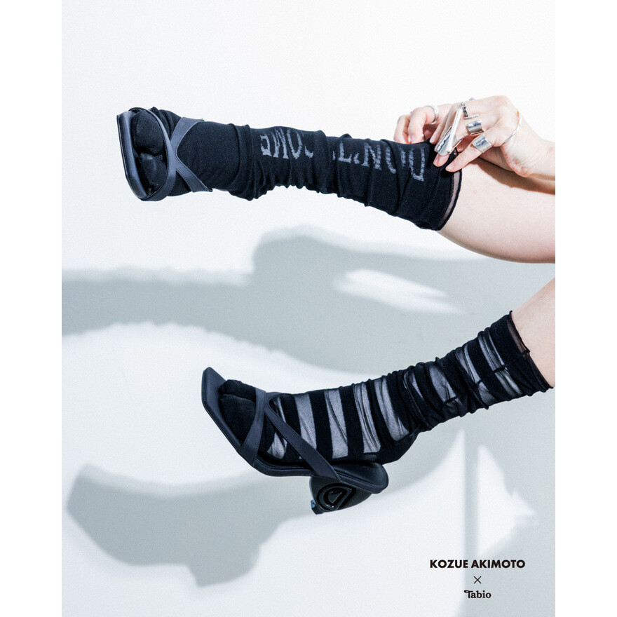 KOZUE AKIMOTO × Tabio
