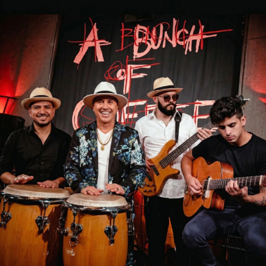 Johnny Depp: A bunch of stuff:コーヒー試飲&ラテン音楽ライブ